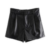 Short feminino couroModa versátilEstilo casual sofisticadoElegância em couroDurabilidade de couroConforto luxuosoModa femininaShort Couroshort em couroshort