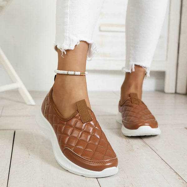 tênis femininoTênis ConfortávelTenis Slip On Casual Matelassê FemininoTenis Slip OnTenis Matelassê FemininoTenis MatelassêTenis CasualTenisSlip Oncalçado feminino