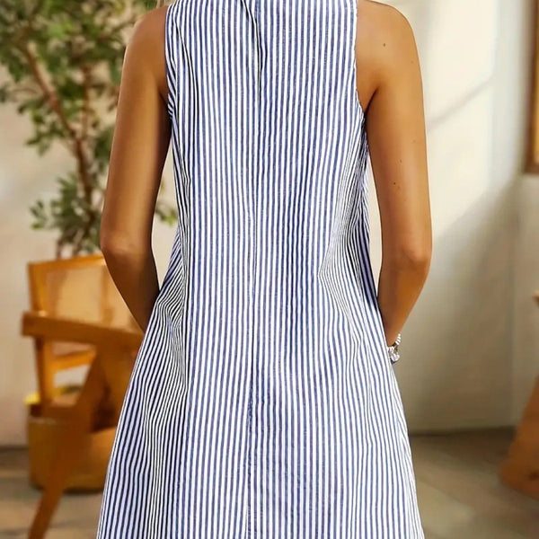 Vestido Sem Mangas Listrado Com BolsosVestido Sem Mangas Listradovestido sem mangasVestido Listrado Com BolsosVestido Com BolsosListrado Com Bolsosvestidovestido da modavestido levevestido listrado