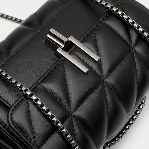 bolsa kiarabolsa feminina kiarabolsa femininabolsa em courobolsabolsa feminina em courobolsa da modabolsa de courobolsa de mulherbolsa elegantebolsa compacta