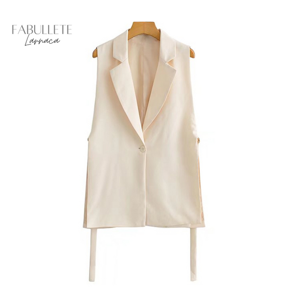 roupa de mulherModa femininacolete que nao sai de modaColete de Botão Frontal Vintage Larnacacolete de botão frontalcolete de botãocolete da modacolete com botão na frentecolete botao das antigascolete aberto do lado