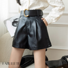 Shorte de couro com cintoshort de invernoShort De Couro Com Cinto E BolsosShort CouroSHORT COM BOLSOShort Cintura Altaroupa de couromoda em couromoda de invernocouro cintura alta