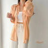 Roupa para ocasiões especiaisModa versátilestilo sofisticadoElegância femininaChiffon de qualidadeCamisa sobretudoCamisa Feminina Estilo Sobretudo em Chiffoncamisa estilo sobretudocamisa em chifoncamisa em chiffonCamisa chiffon
