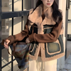 roupa de invernoroupa da modaMODA INVERNOcolete peluciadocolete feminino peluciadocolete femininocolete da modacoletecolete quentecolete com botão na frentecolete de botãocolete de botão frontal