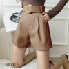 Shorte de couro com cintoshort de invernoShort De Couro Com Cinto E BolsosShort CouroSHORT COM BOLSOShort Cintura Altaroupa de couromoda em couromoda de invernocouro cintura alta