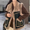 roupa de invernoroupa da modaMODA INVERNOcolete peluciadocolete feminino peluciadocolete femininocolete da modacoletecolete quentecolete com botão na frentecolete de botãocolete de botão frontal
