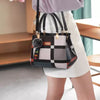 bolsa feminina em couro kuoybolsa feminina em courobolsa femininabolsa elegantebolsa de mulherbolsa da modabolsa chiquebolsabolsa de courobolsa em couro
