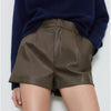 Short feminino couroModa versátilEstilo casual sofisticadoElegância em couroDurabilidade de couroConforto luxuosoModa femininaShort Couroshort em couroshort