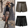 Short feminino couroModa versátilEstilo casual sofisticadoElegância em couroDurabilidade de couroConforto luxuosoModa femininaShort Couroshort em couroshort