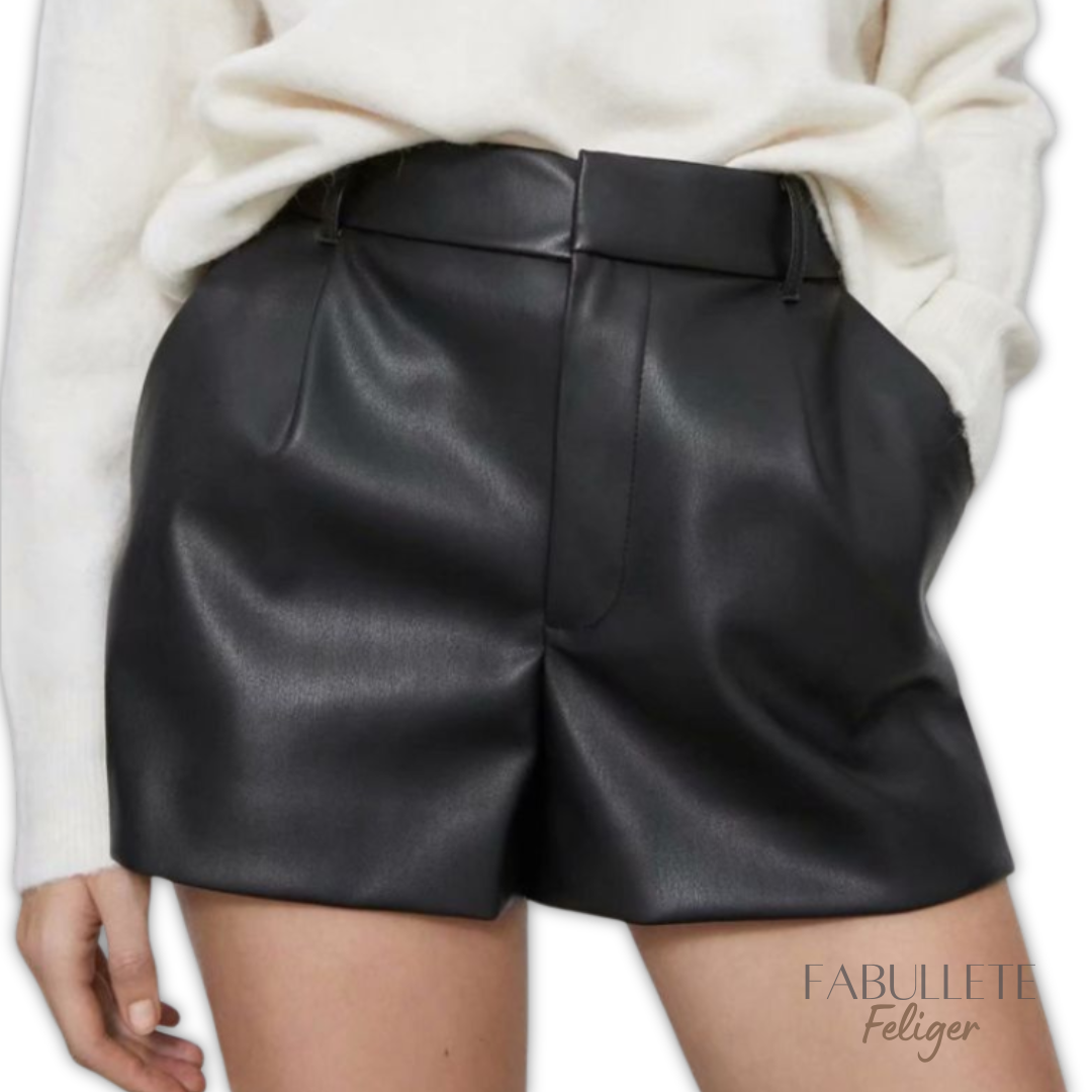 Shorts Feminino em Couro Feliger