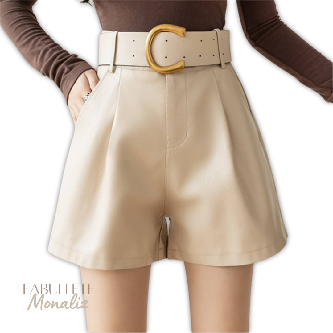 Shorts de Couro com Cinto e Bolsos Monaliz