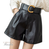 Shorte de couro com cintoshort de invernoShort De Couro Com Cinto E BolsosShort CouroSHORT COM BOLSOShort Cintura Altaroupa de couromoda em couromoda de invernocouro cintura alta